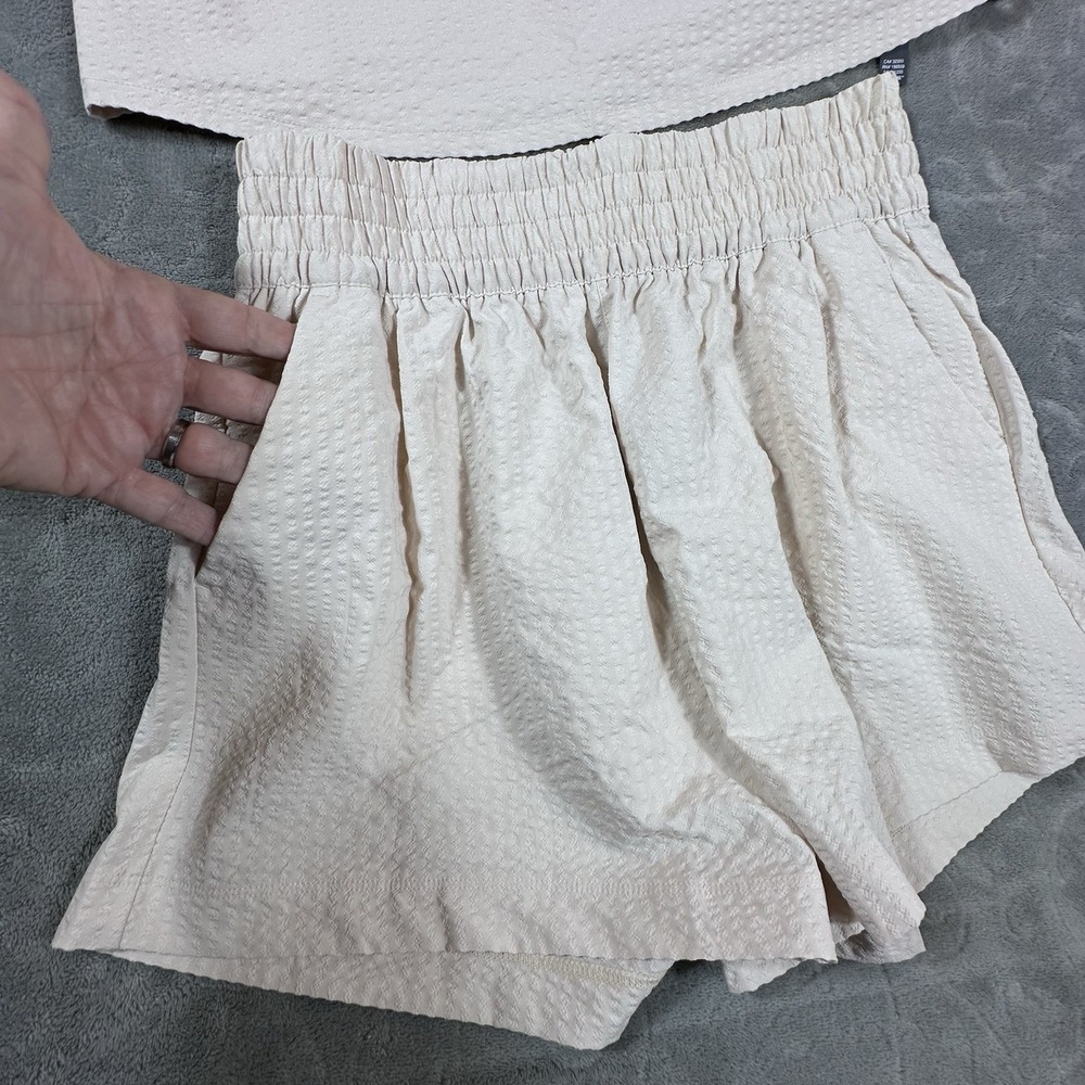 VUORI Villa Textured Short + Crop Tank Set Milkweed Neutral Small 4 Way Stretch - Picture 4 of 13
